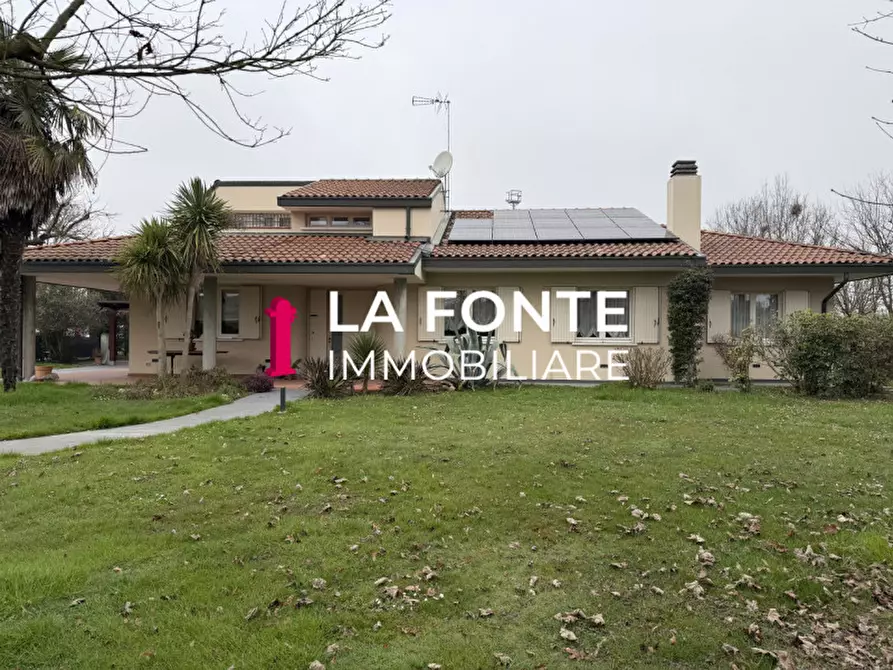Immagine 2 di Villa in vendita  in Via Col di Lana a Vigonza