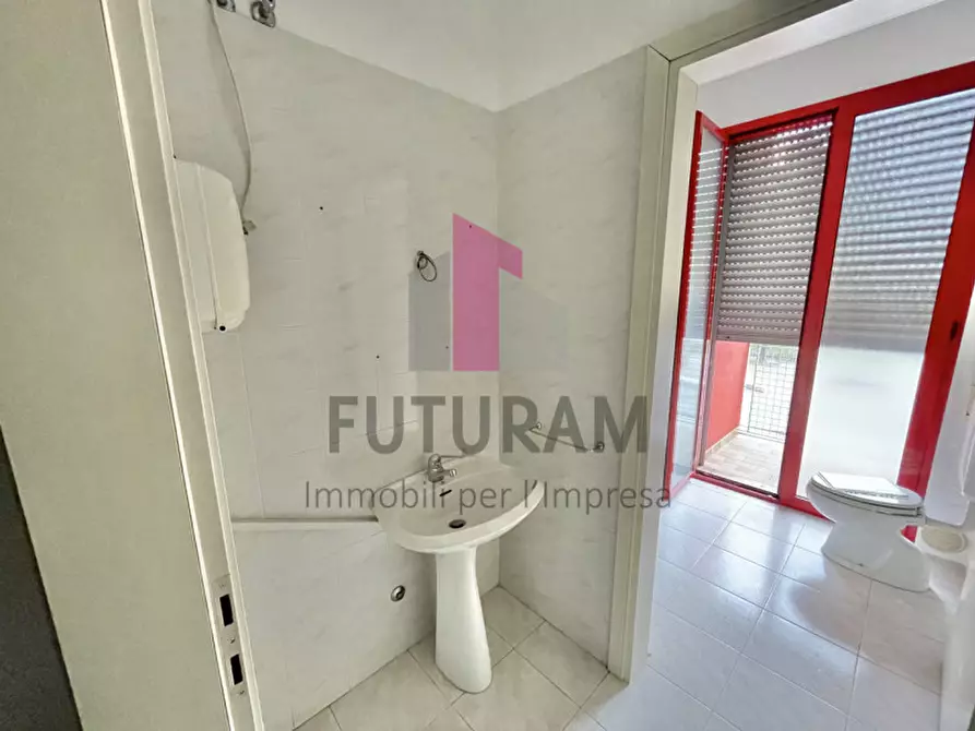 Immagine 24 di Ufficio in affitto  in via roma 1 a Sarcedo