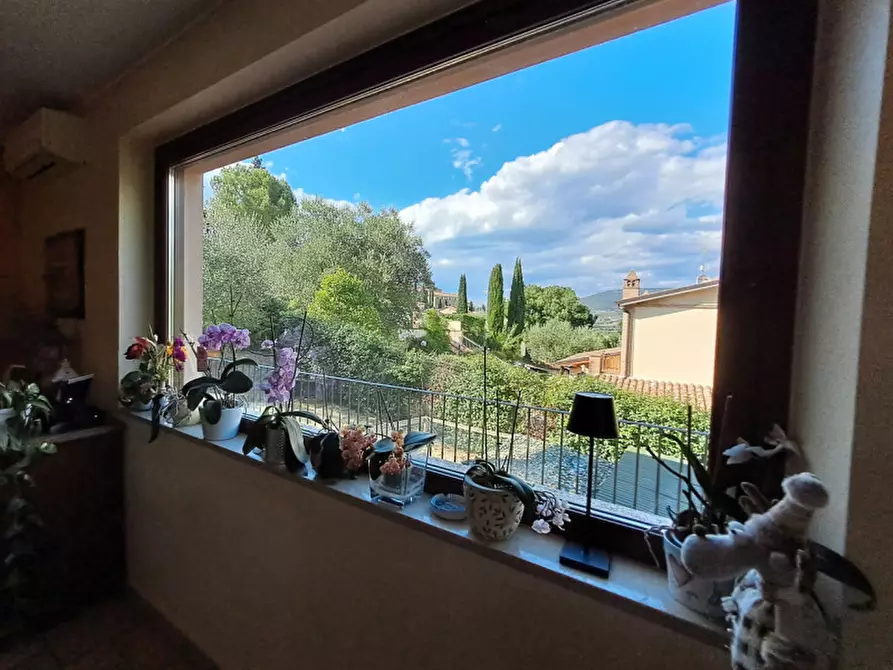 Immagine 5 di Villa in vendita  a Corciano