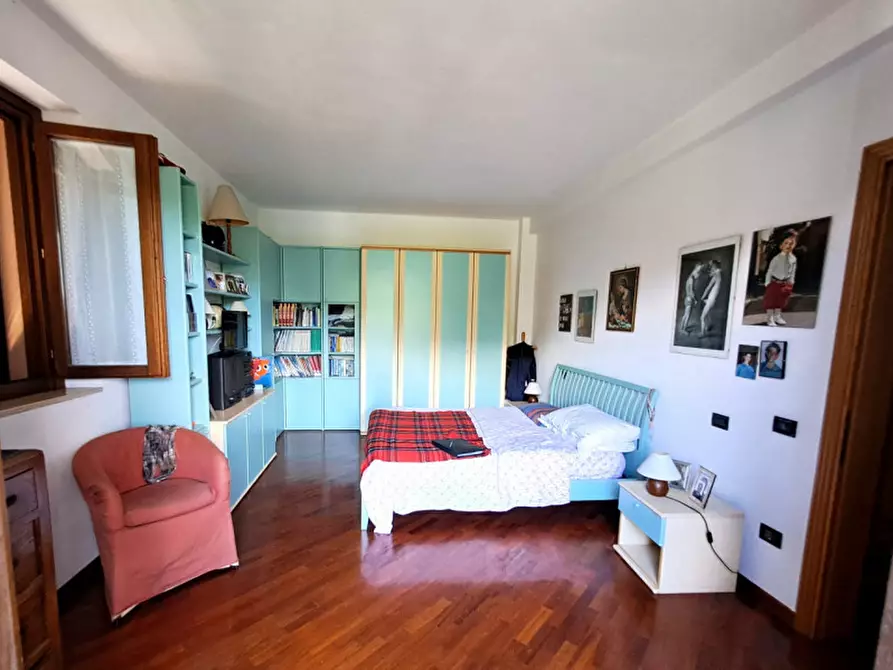 Immagine 13 di Villa in vendita  a Corciano