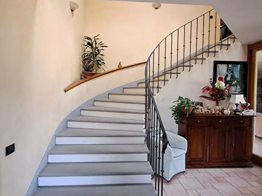 Immagine 16 di Villa in vendita  a Corciano