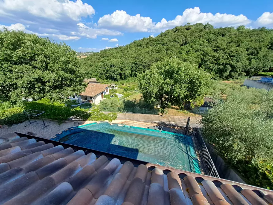 Immagine 26 di Villa in vendita  a Corciano