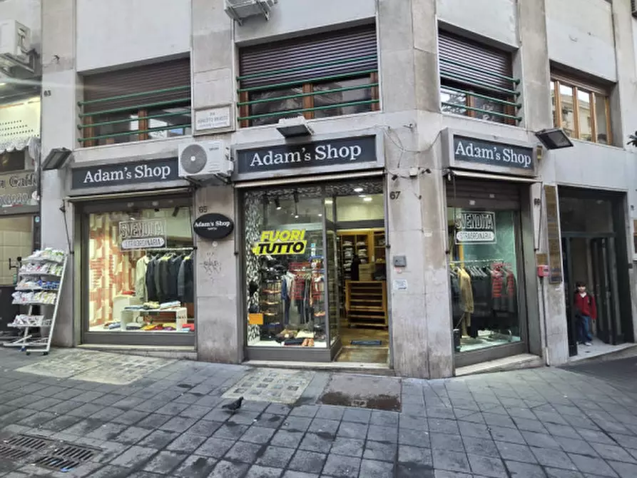 Immagine 5 di Negozio in affitto  in Via Roberto Bracco a Napoli