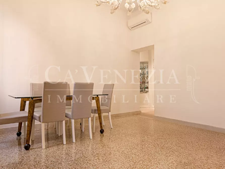 Immagine 2 di Appartamento in vendita  a Venezia
