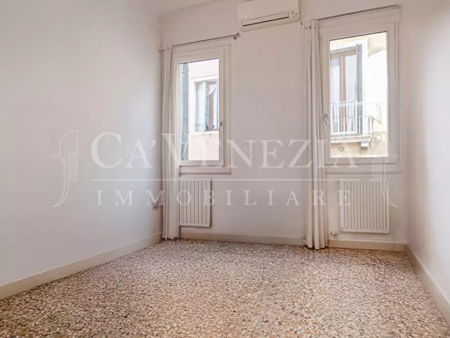 Immagine 13 di Appartamento in vendita  a Venezia