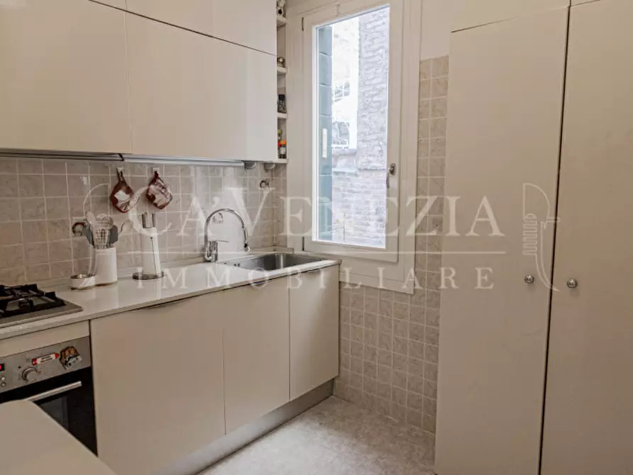 Immagine 17 di Appartamento in vendita  a Venezia