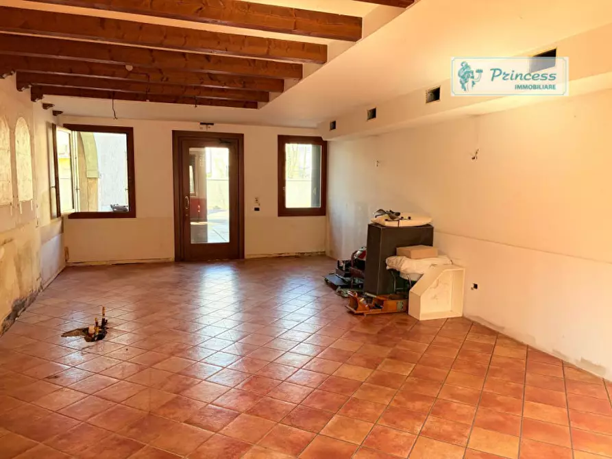 Immagine 3 di Appartamento in vendita  in Piazza Cesare Battisti 1 a Schio