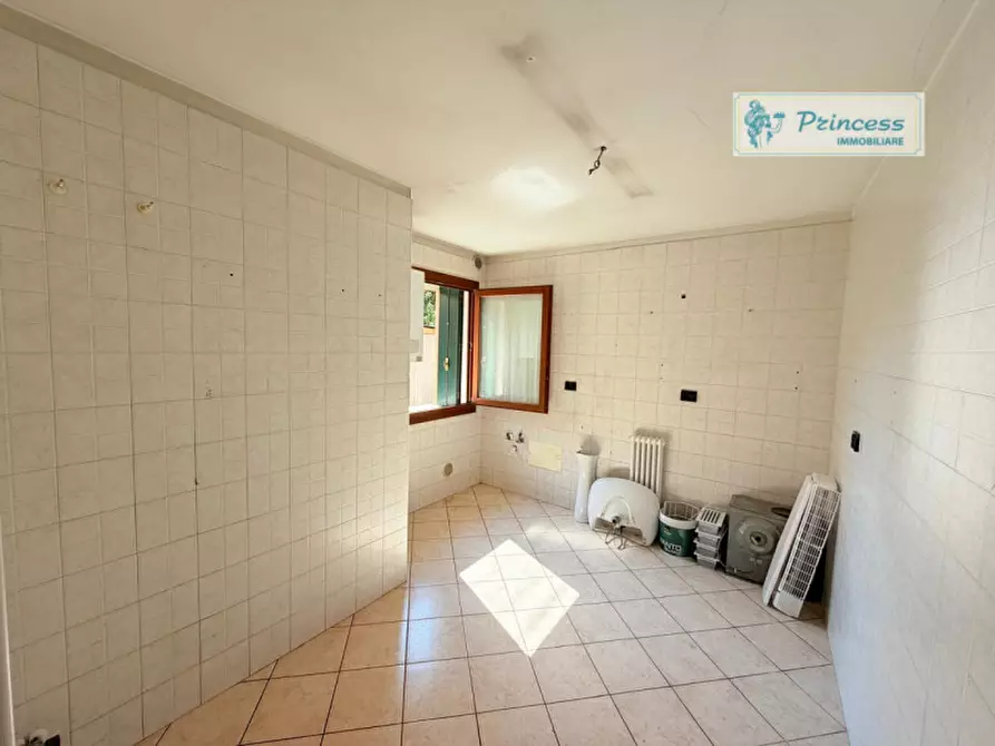 Immagine 4 di Appartamento in vendita  in Piazza Cesare Battisti 1 a Schio