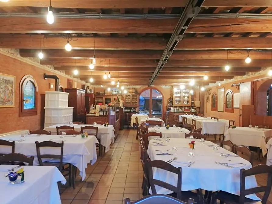 Immagine 5 di Attività commerciale in vendita  a Rovigo