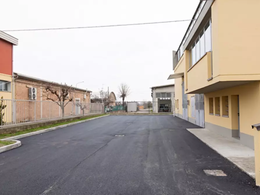 Immagine 4 di Capannone industriale in vendita  in via Puccini a Castenaso