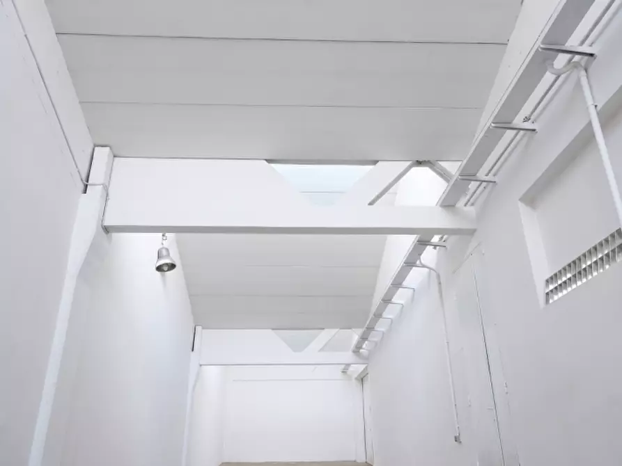 Immagine 12 di Capannone industriale in vendita  in via Puccini a Castenaso