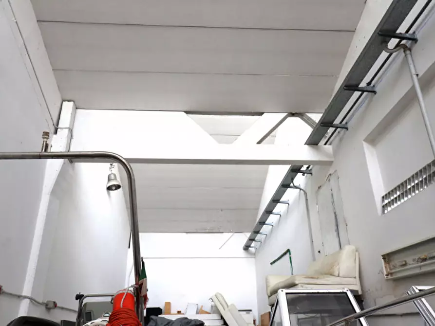 Immagine 21 di Capannone industriale in vendita  in via Puccini a Castenaso