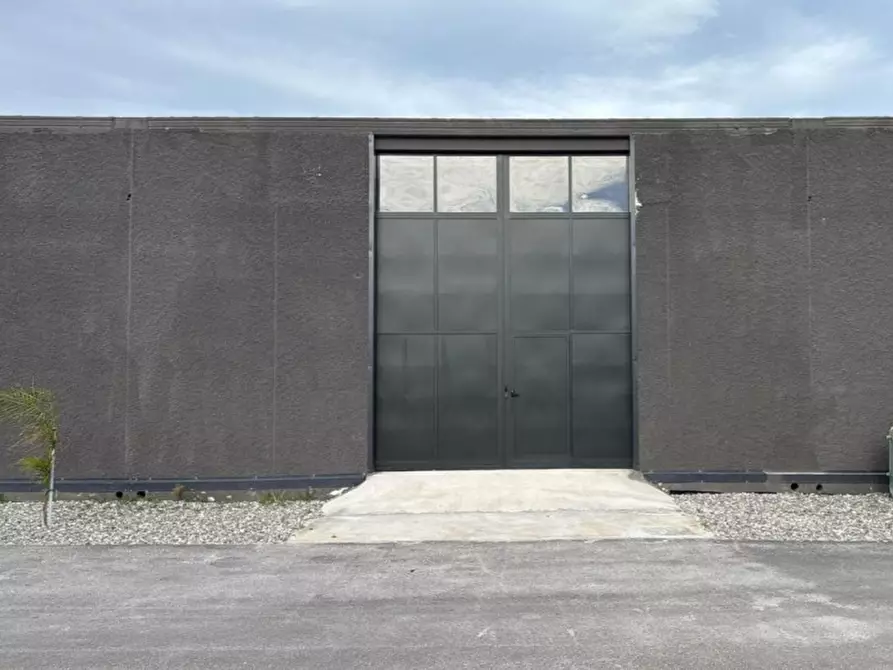 Immagine 2 di Capannone industriale in affitto  in SP231, 19, 70038 Terlizzi BA, Italia a Terlizzi