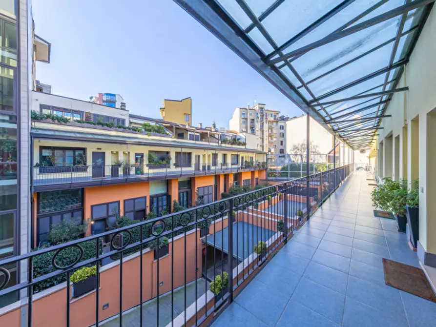 Immagine 2 di Appartamento in vendita  in Viale Isonzo 22 a Milano