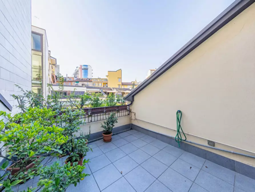 Immagine 5 di Appartamento in vendita  in Viale Isonzo 22 a Milano