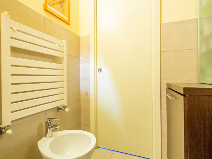 Immagine 22 di Appartamento in vendita  in Viale Isonzo 22 a Milano