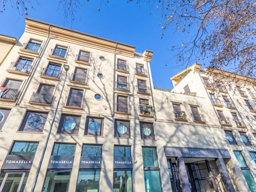 Immagine 38 di Appartamento in vendita  in Viale Isonzo 22 a Milano