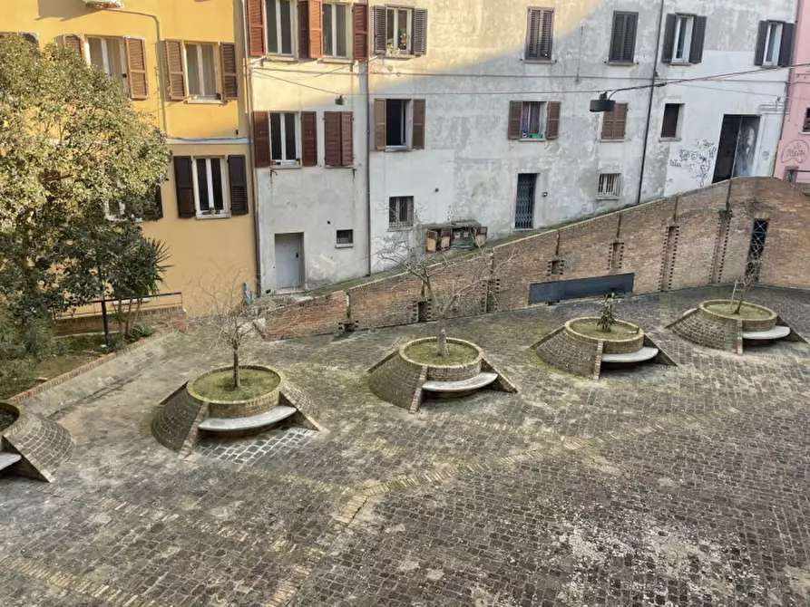 Immagine 15 di Appartamento in vendita  in Via Enrico Cialdini 4 a Ancona