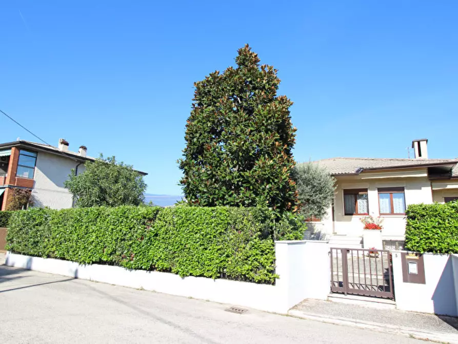 Immagine 2 di Casa bifamiliare in vendita  in via San Giorgio 5 a Thiene