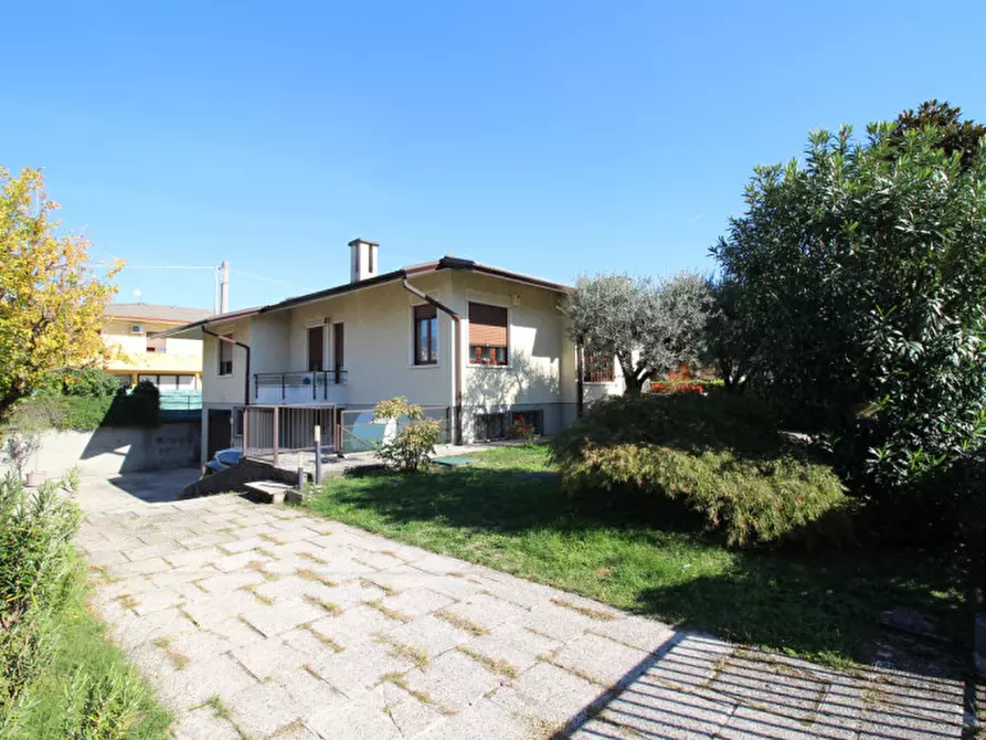Immagine 3 di Casa bifamiliare in vendita  in via San Giorgio 5 a Thiene