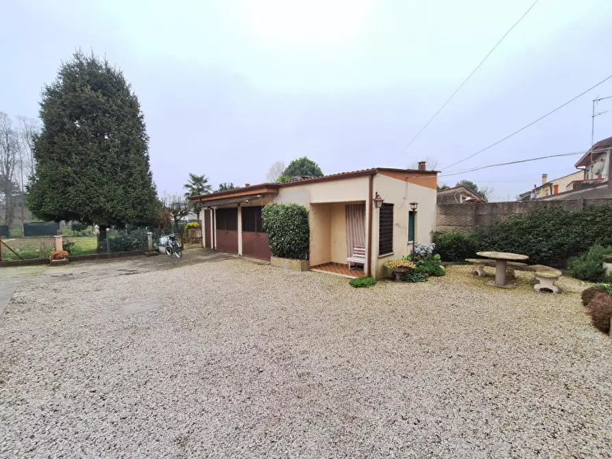 Immagine 32 di Casa bifamiliare in vendita  in Via Bellini a Rovigo