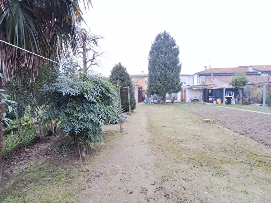 Immagine 40 di Casa bifamiliare in vendita  in Via Bellini a Rovigo