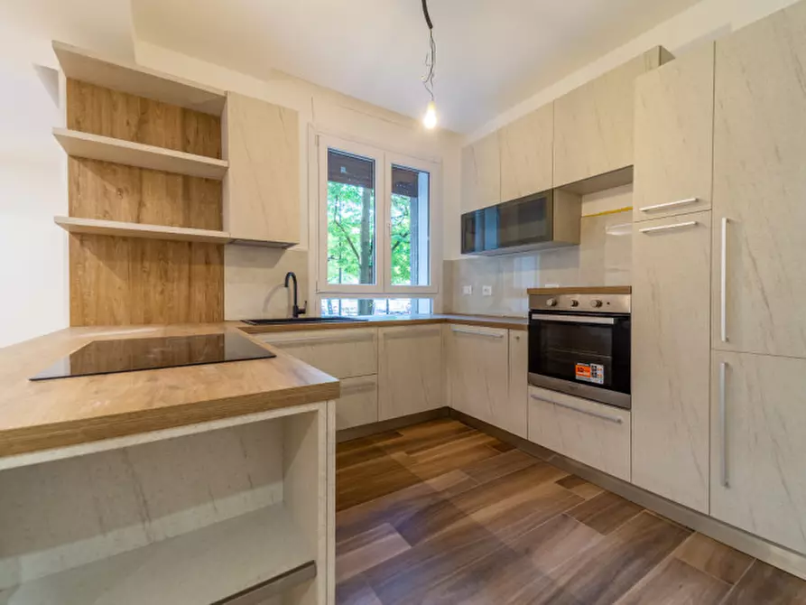 Immagine 9 di Appartamento in vendita  in Viale Italo e Cleofonte Campanini a Parma
