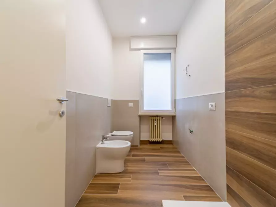 Immagine 35 di Appartamento in vendita  in Viale Italo e Cleofonte Campanini a Parma