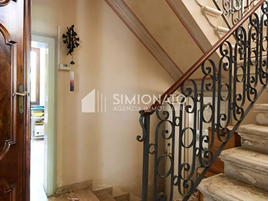 Immagine 2 di Villa in vendita  in Via Perugino a Mirano