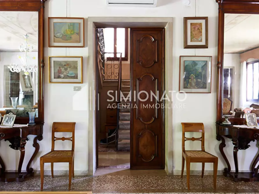 Immagine 3 di Villa in vendita  in Via Perugino a Mirano