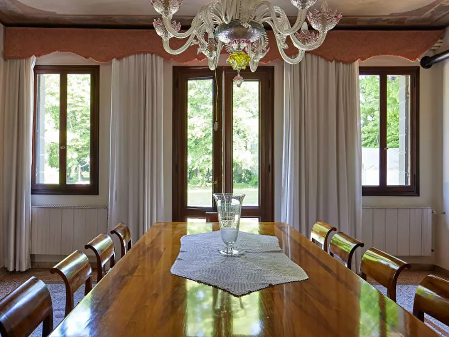 Immagine 3 di Villa in vendita  a Mirano
