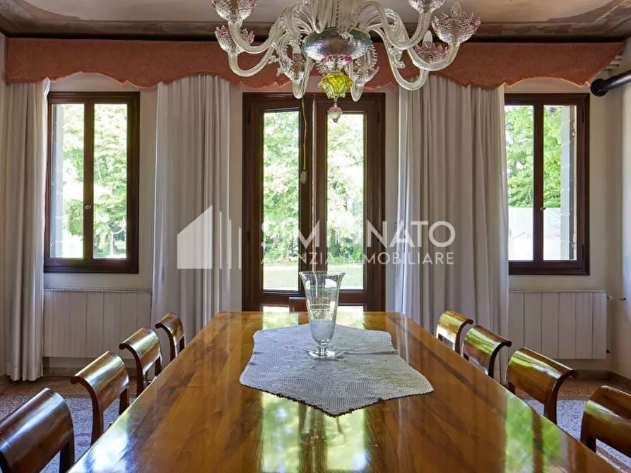 Immagine 4 di Villa in vendita  in Via Perugino a Mirano