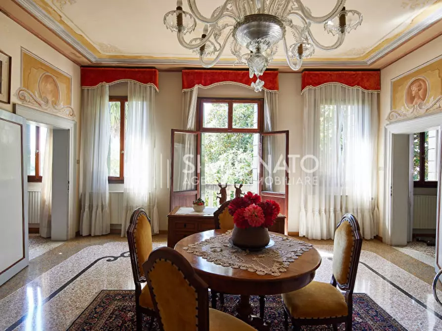 Immagine 6 di Villa in vendita  in Via Perugino a Mirano