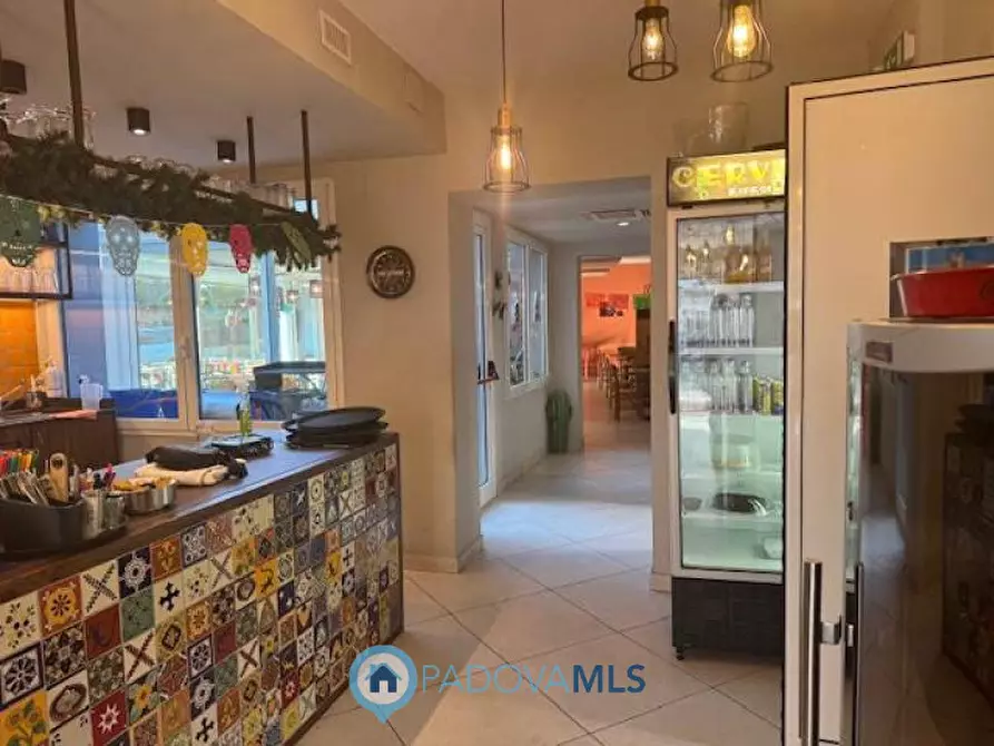 Immagine 4 di Attività commerciale in vendita  in Via Piovese, 129 a Padova