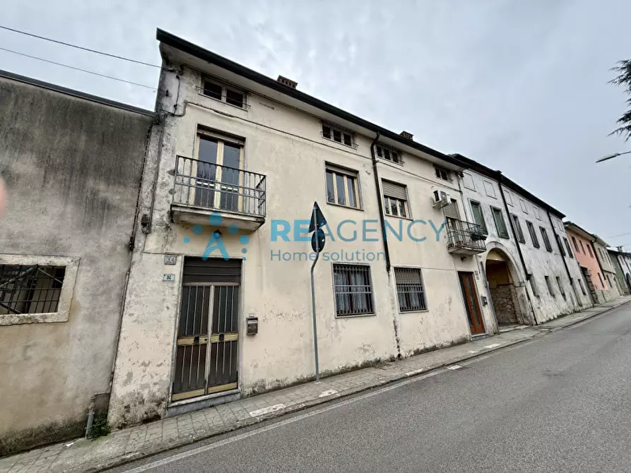 Immagine 1 di Casa indipendente in vendita  in Via Lovara 32 a Montecchio Maggiore