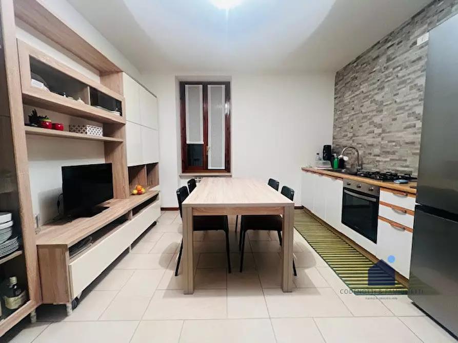 Immagine 1 di Appartamento in vendita  in via IV Novembre, 38 a Rezzato