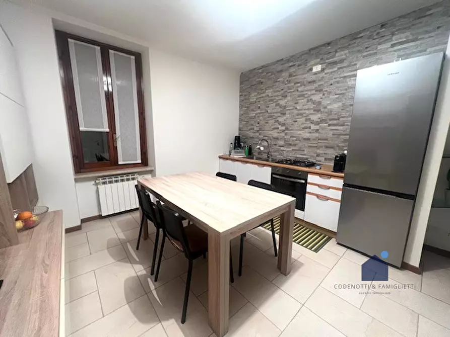 Immagine 3 di Appartamento in vendita  in via IV Novembre, 38 a Rezzato