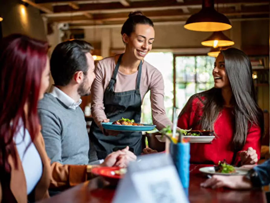 Immagine 3 di Attività commerciale in vendita  in via roma a Rovolon