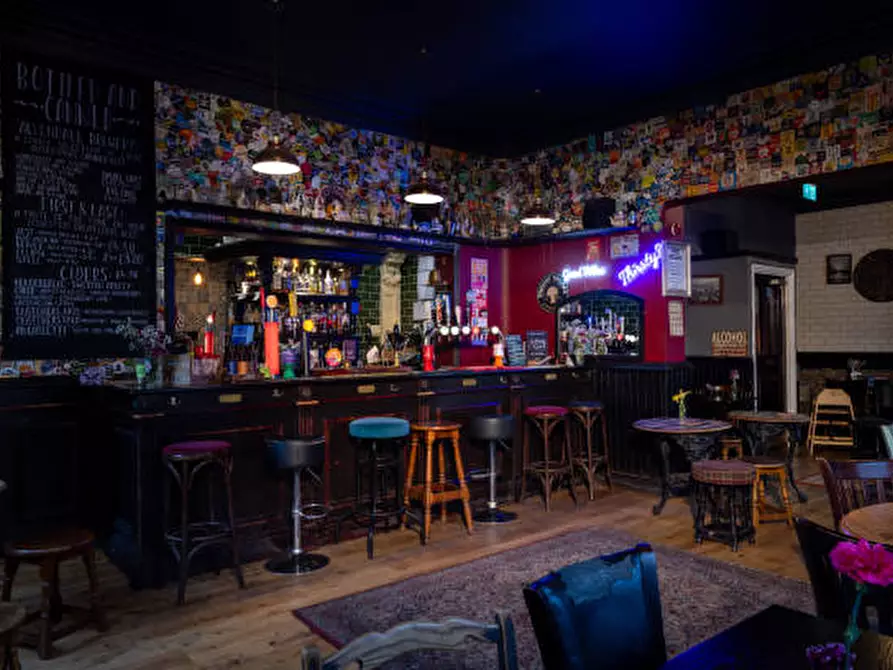 Immagine 7 di Attività commerciale in vendita  in via roma a Rovolon