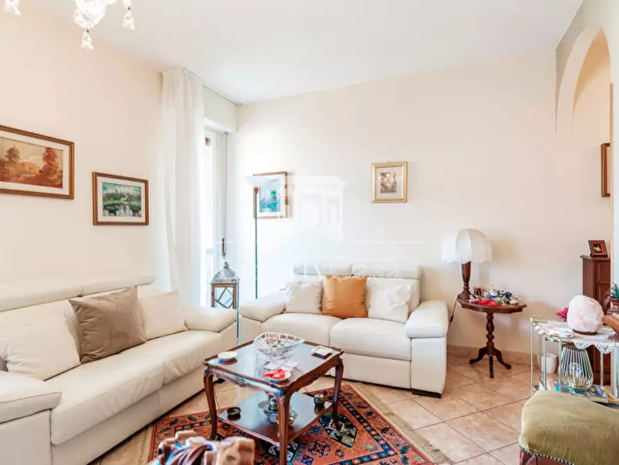 Immagine 4 di Appartamento in vendita  in Via  Solitro a Salò