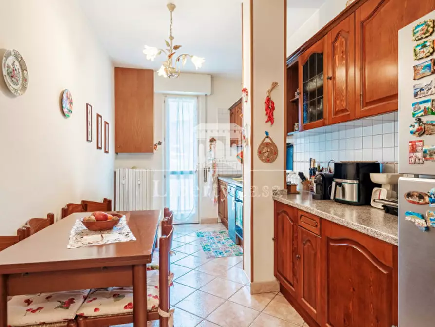 Immagine 8 di Appartamento in vendita  in Via  Solitro a Salò