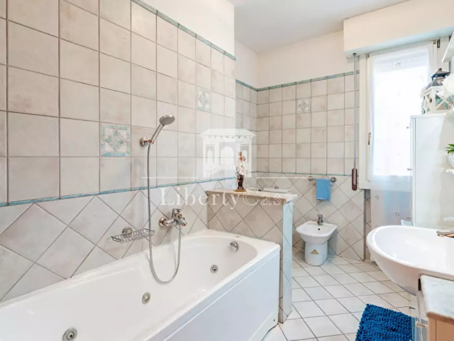 Immagine 19 di Appartamento in vendita  in Via  Solitro a Salò