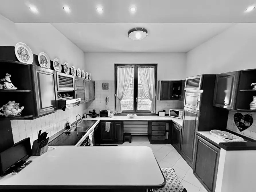 Immagine 12 di Villa in vendita  in Via Mantegna a Trezzano Sul Naviglio