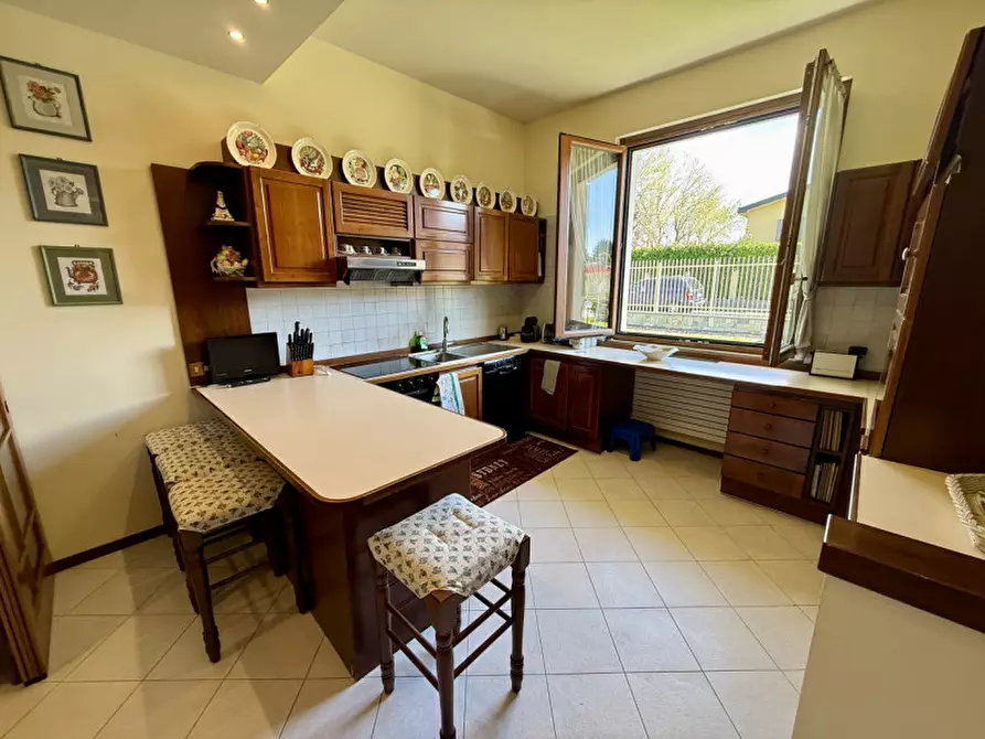 Immagine 13 di Villa in vendita  in Via Mantegna a Trezzano Sul Naviglio