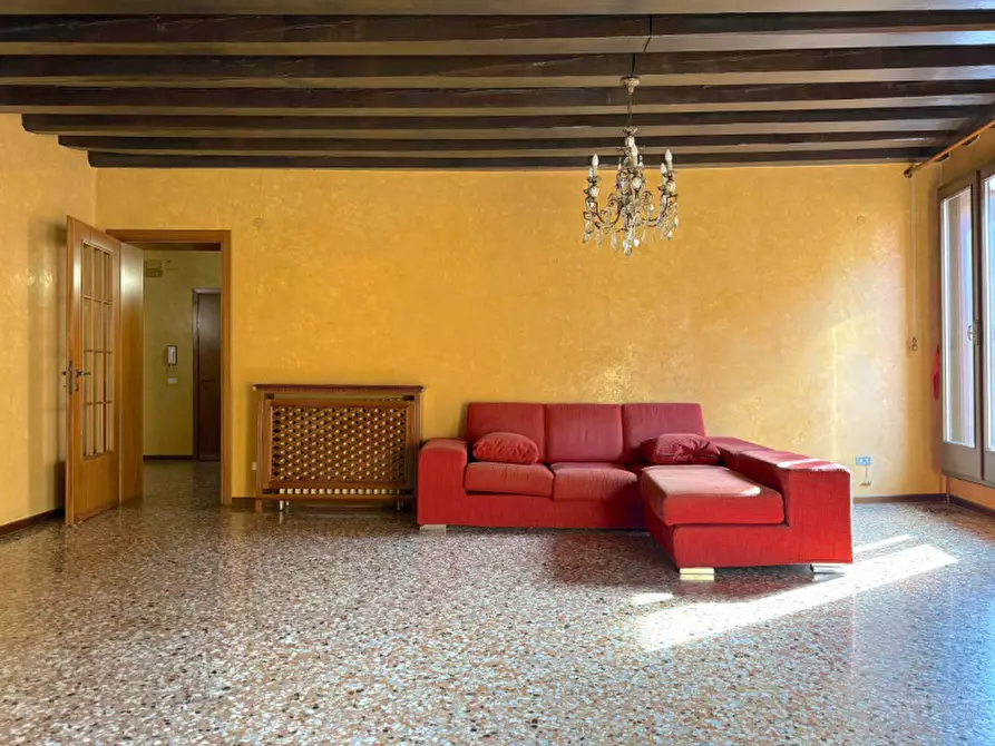 Immagine 8 di Appartamento in vendita  in Corso Padova, 25 a Vicenza