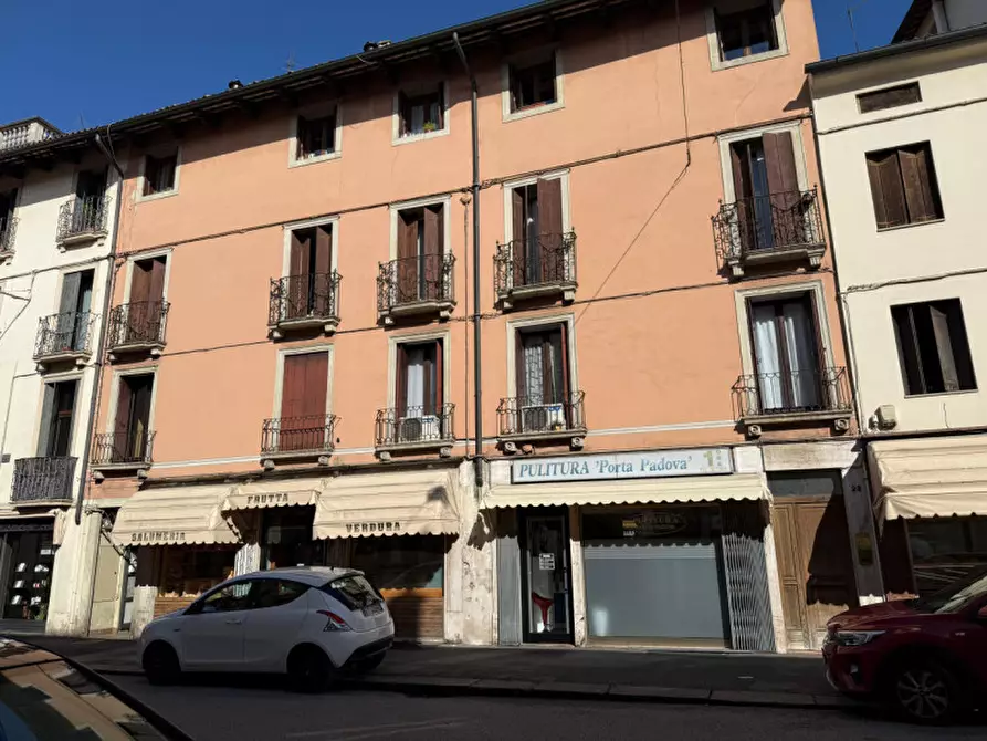Immagine 18 di Appartamento in vendita  in Corso Padova, 25 a Vicenza