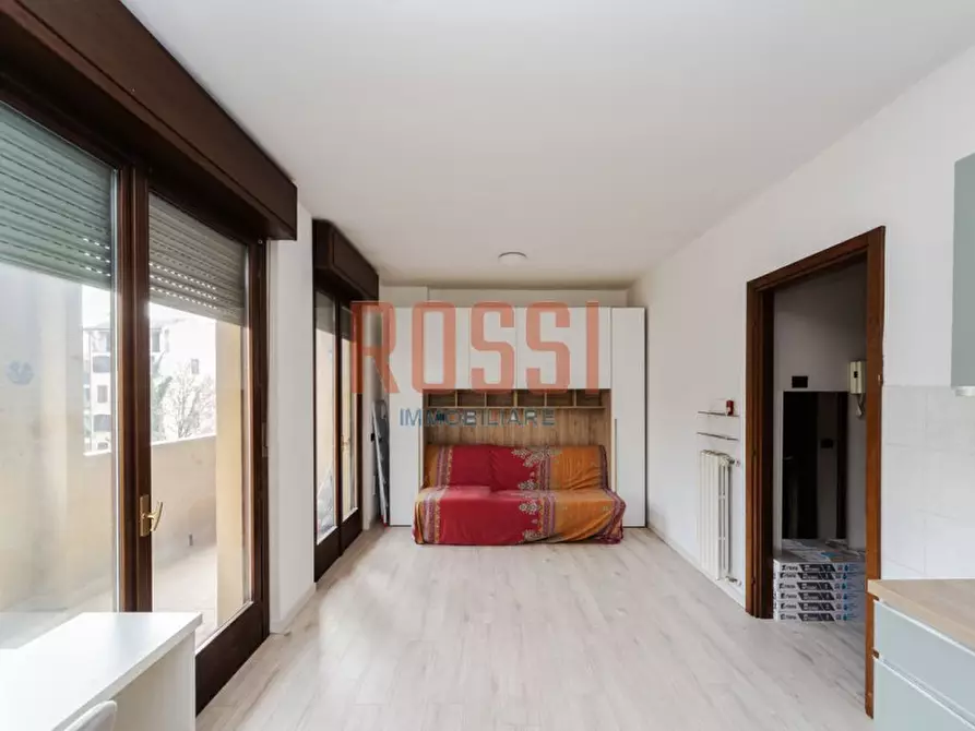 Immagine 2 di Appartamento in vendita  in VIA MONTANARI a Monza