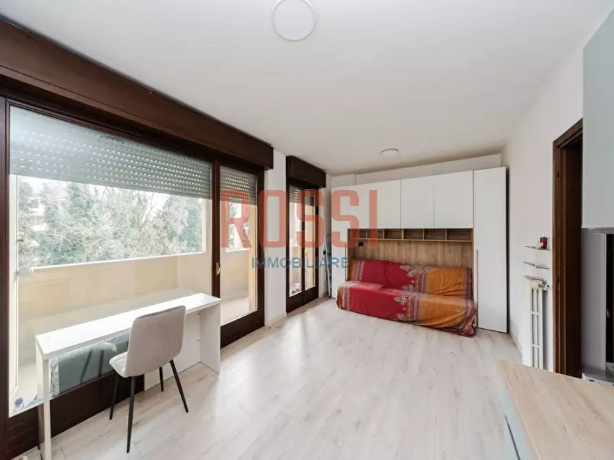 Immagine 5 di Appartamento in vendita  in VIA MONTANARI a Monza