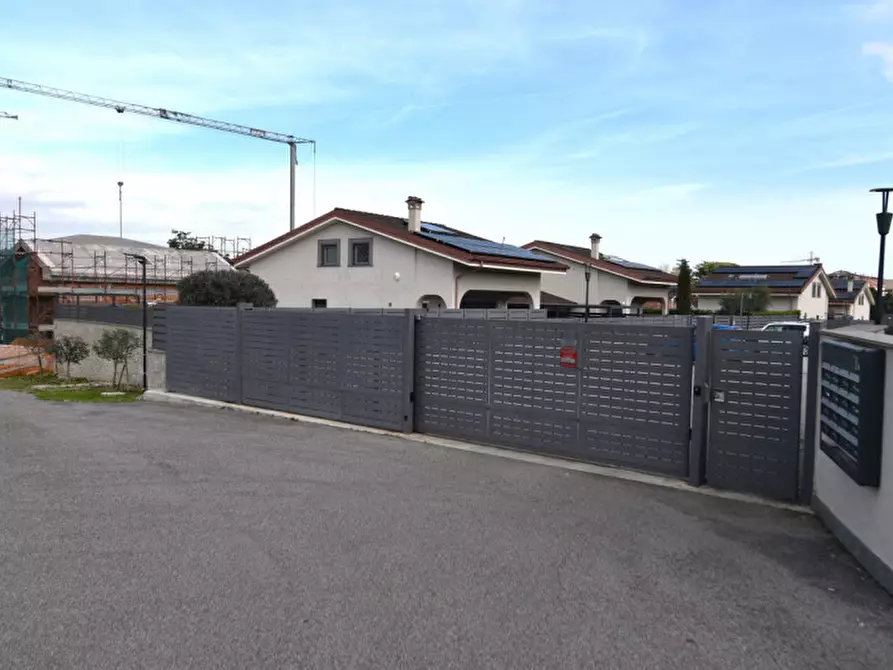 Immagine 3 di Villa in vendita  in Via Tuscolana a Frascati