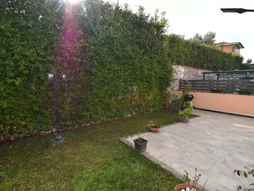 Immagine 11 di Villa in vendita  in Via Tuscolana a Frascati
